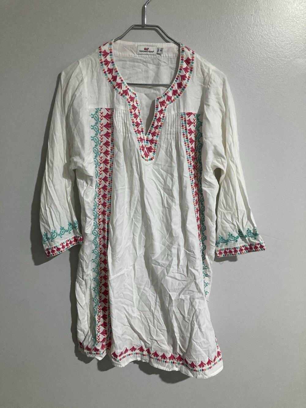 Vineyard Vines Embroidered White Tunic Top Pink Accents Womens Size XS Boho Chic